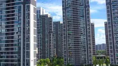 4k航拍城市住宅高端商品房视频的预览图